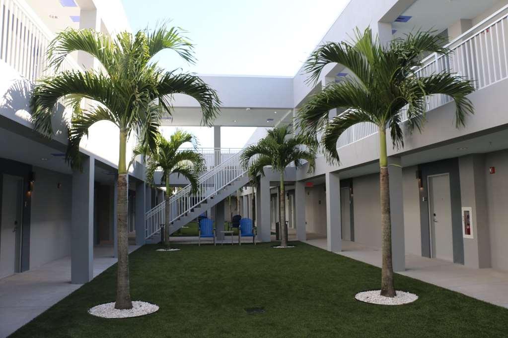 Star Suites - A Vero Beach Hotel Екстериор снимка